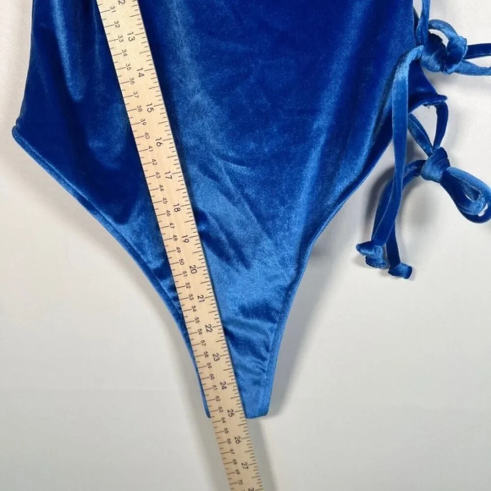 NWT FRANKIES BIKINS Swim Made in USA‎ 🇺🇸 Honey Velvet Cheeky One Piece Size M